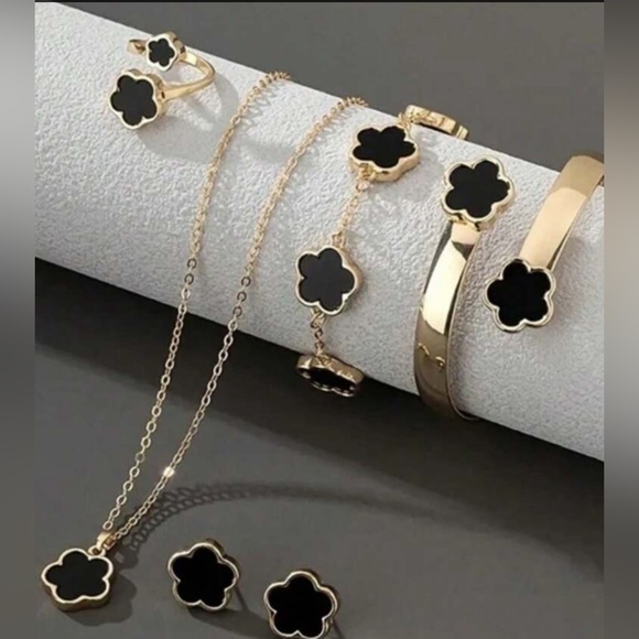 New Elegant Black And Gold Flower Clover 6 Piece Jewelry Set